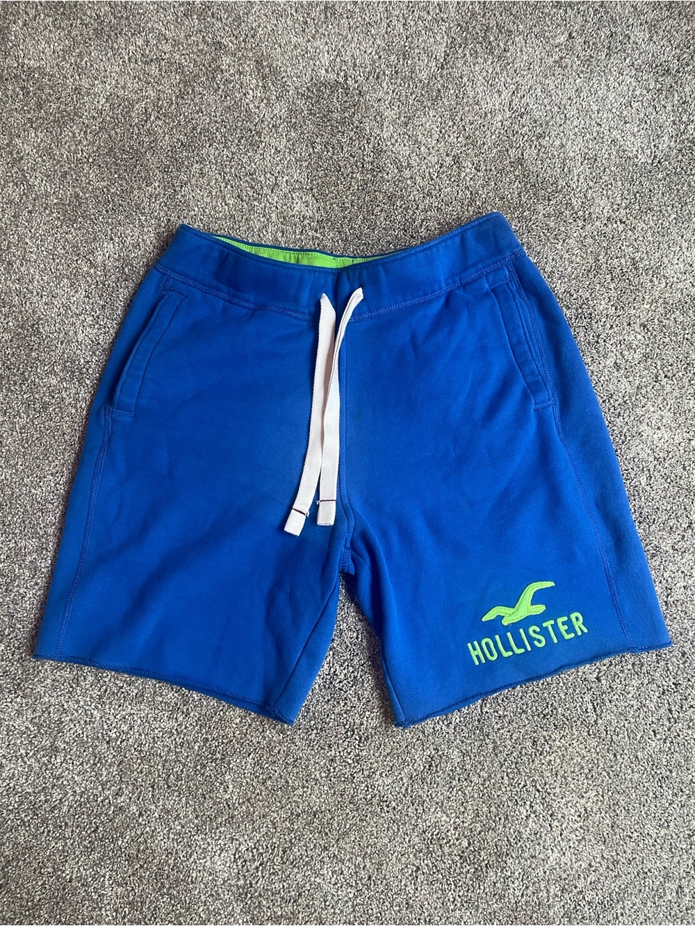 Vintage Y2K Hollister Men's Blue Logo Drawstring Shorts